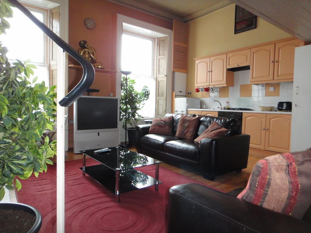 Inn On The Liffey Guesthouse Dublín Habitación foto